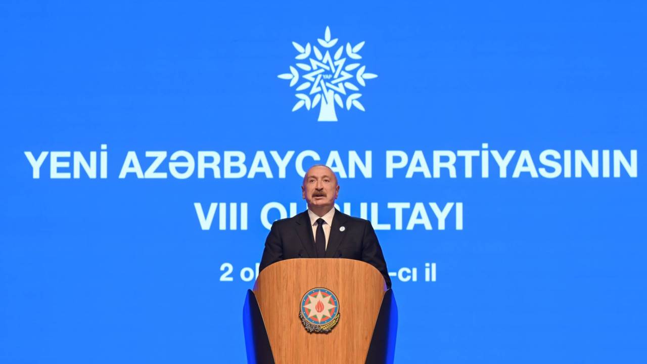 Prezident İlham Əliyev VIII YAP Qurultayında
